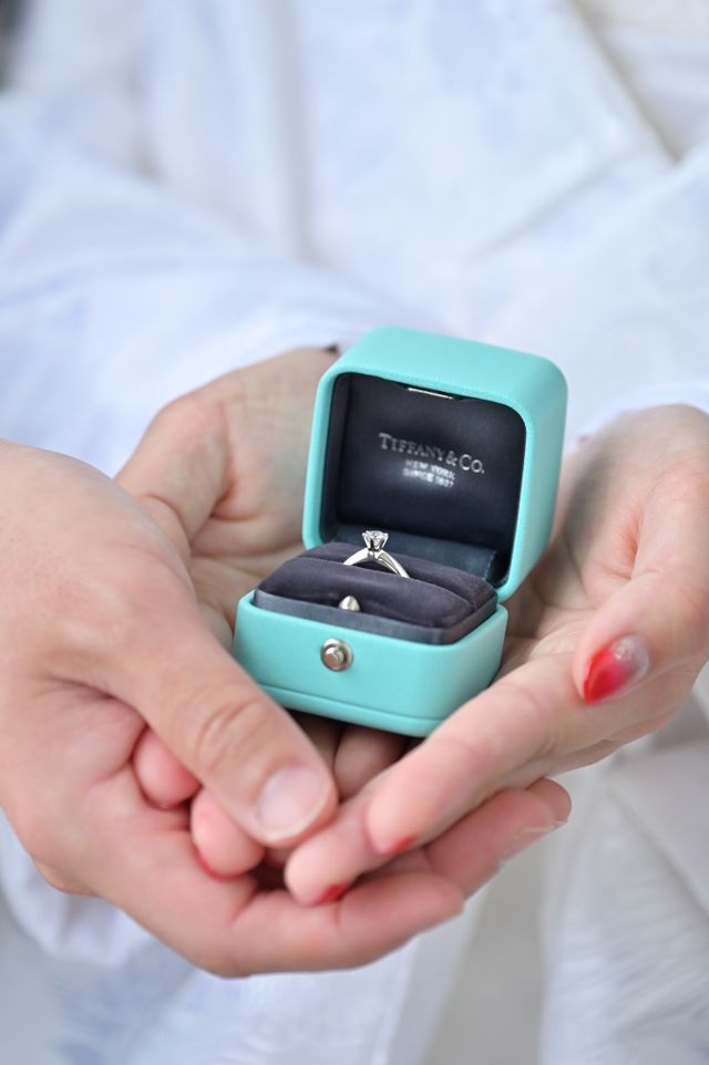 前撮りの際に指輪を撮影していただきました。