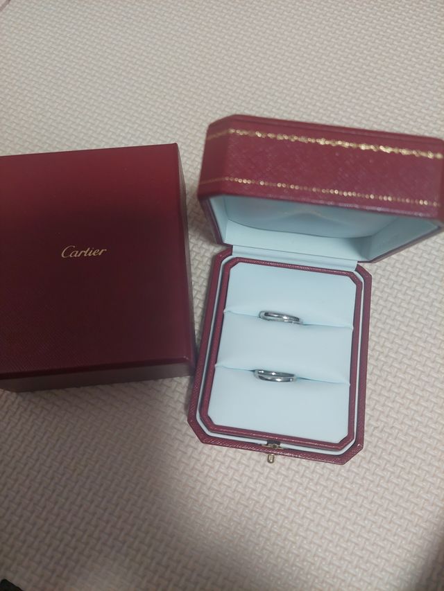 購入したときの入れ物。上側男性用。下側女性用です。