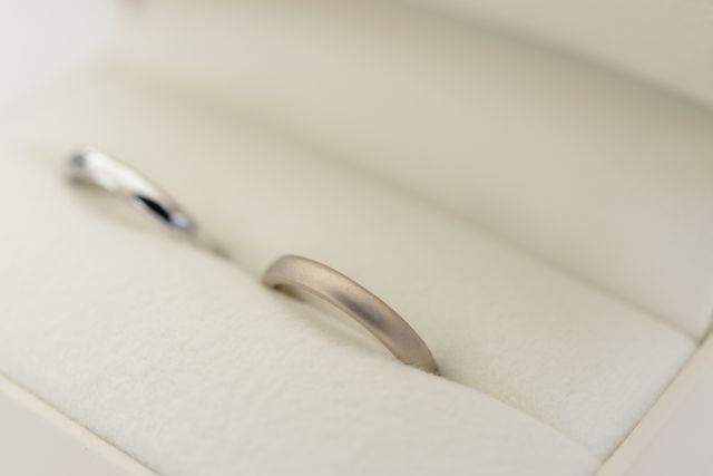 シャンパンゴールド