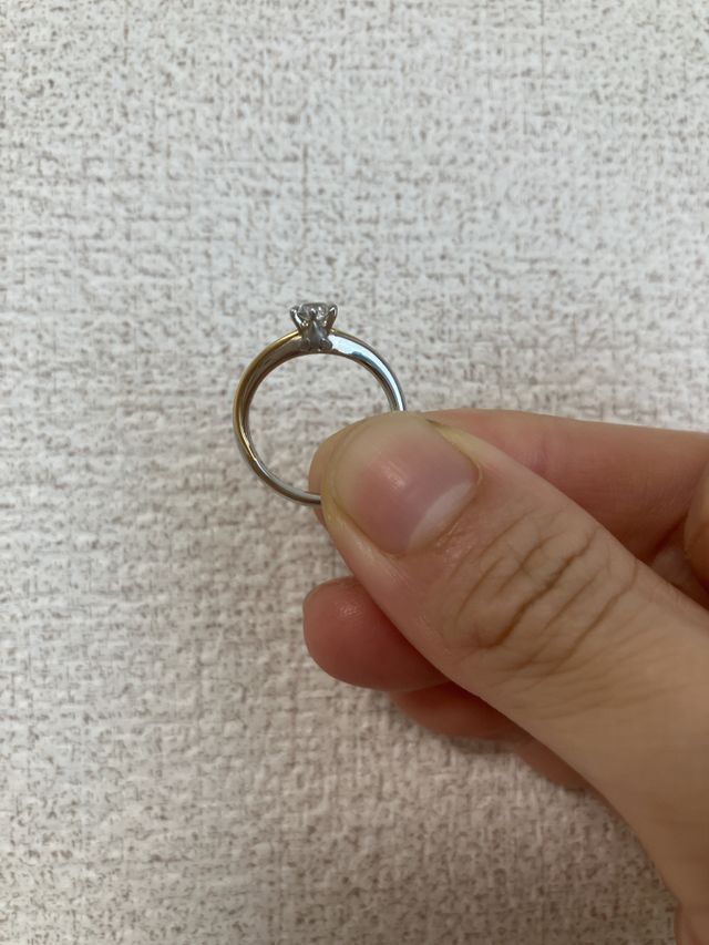 手の甲側の石座がドナルドのおしり(マット)になっています