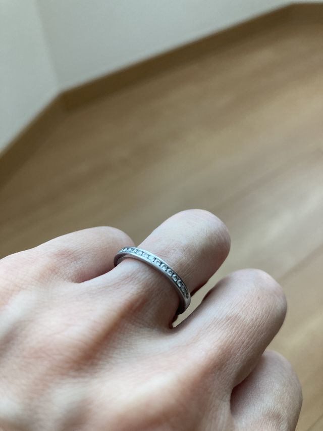 ダイヤモンドが埋め込まれているタイプです。