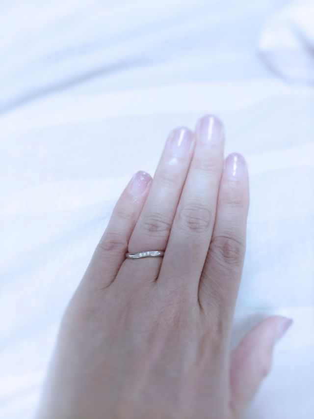 ウェーブラインに、ダイヤが
とても綺麗にみせてくれました。