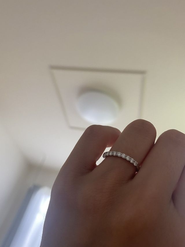 すごく迷ってハーフエタニティに。