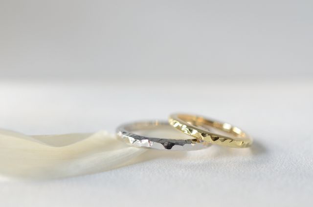 ペア感は残しつつ、お互いの好きな色味で作成しました！
