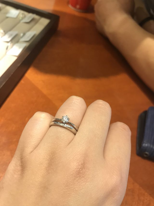 こちら結婚指輪、婚約指輪