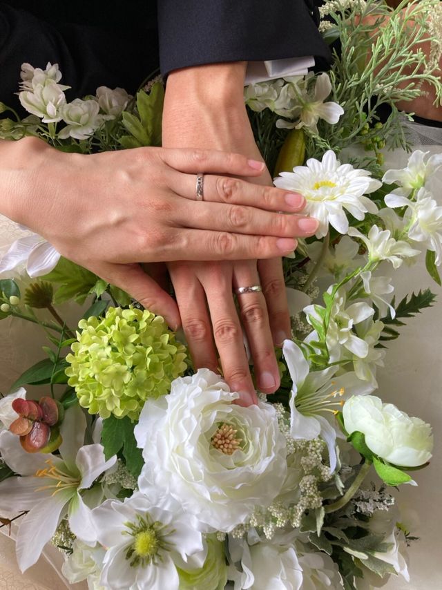 エルメスのHが指輪に入っています。