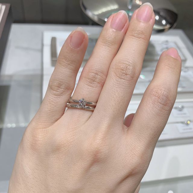 結婚指輪ケイローンと婚約指輪ヘリアとの重ね付け