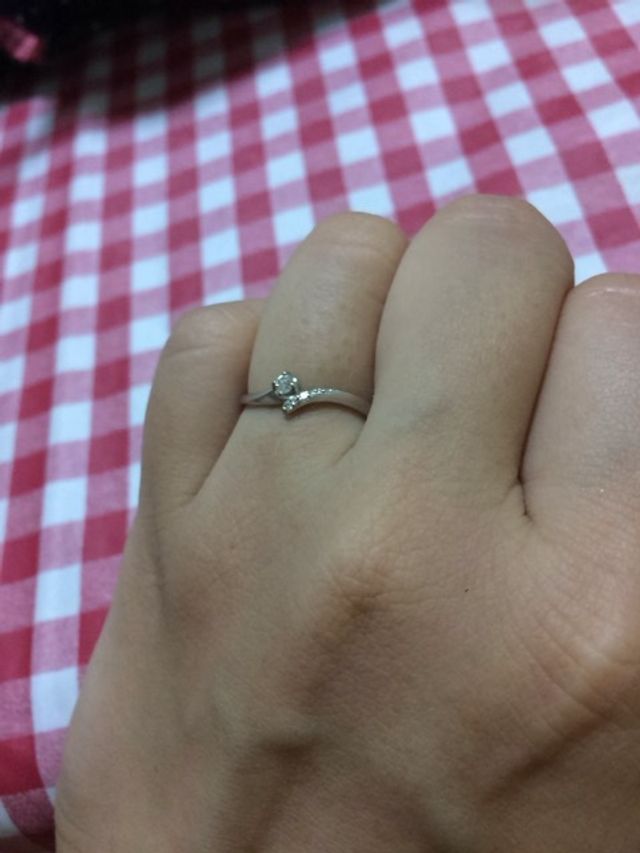 シンプルなデザインなので、普段使いしやすいです