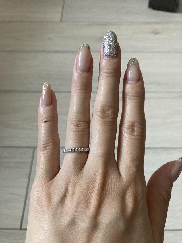 ハーフエタニティでキラキラしていて、とても可愛いです。