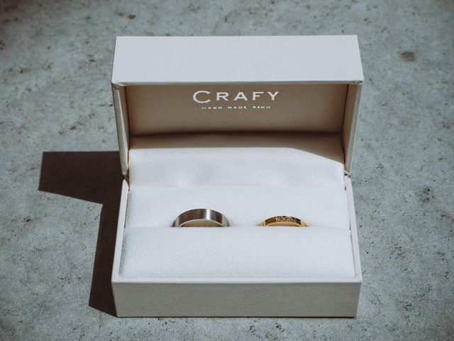 内側に自分たちのシンボルを刻んでます。