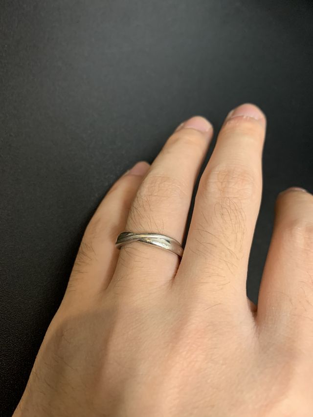 着用時。サイズはほんの少しだけ余裕があります。