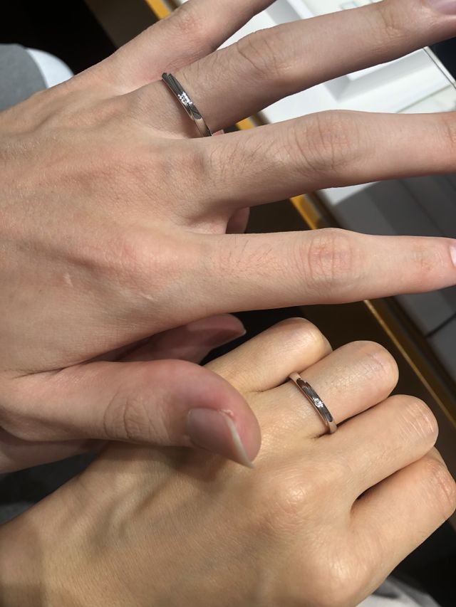 シンプルながらラインが入っています