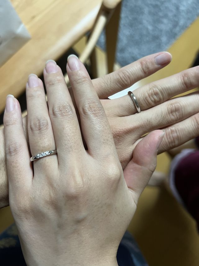 2人で付けている写真