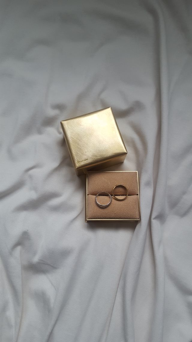 真鍮で手打ちで作られたリングボックス