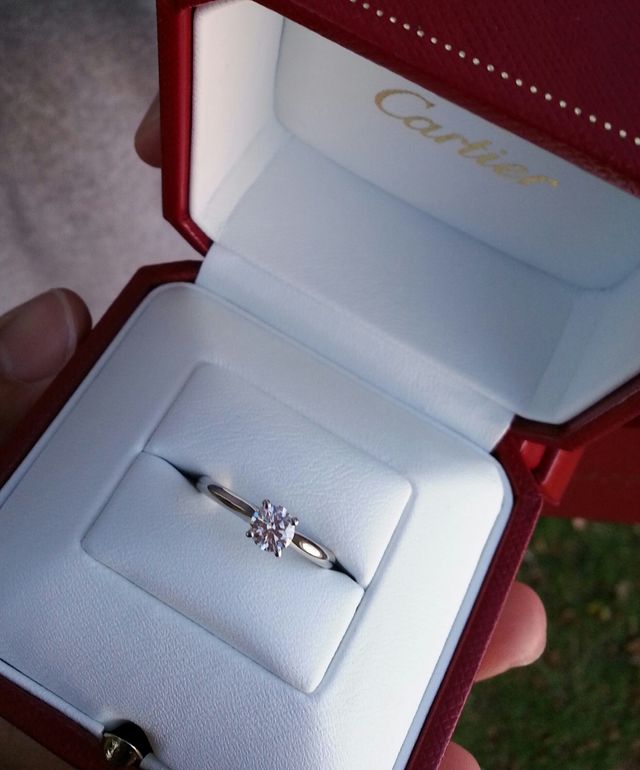 箱の重厚感もさすがです。