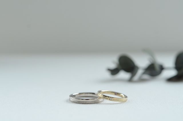 左が男性用、右が女性用の指輪です。
