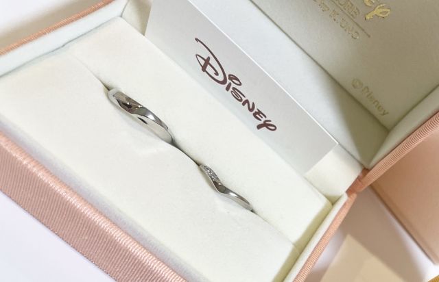 彼の指輪は既製品、私の指輪はオーダーにしました。