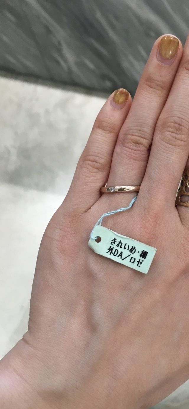 指輪着用時の写真です。（デザイン②）