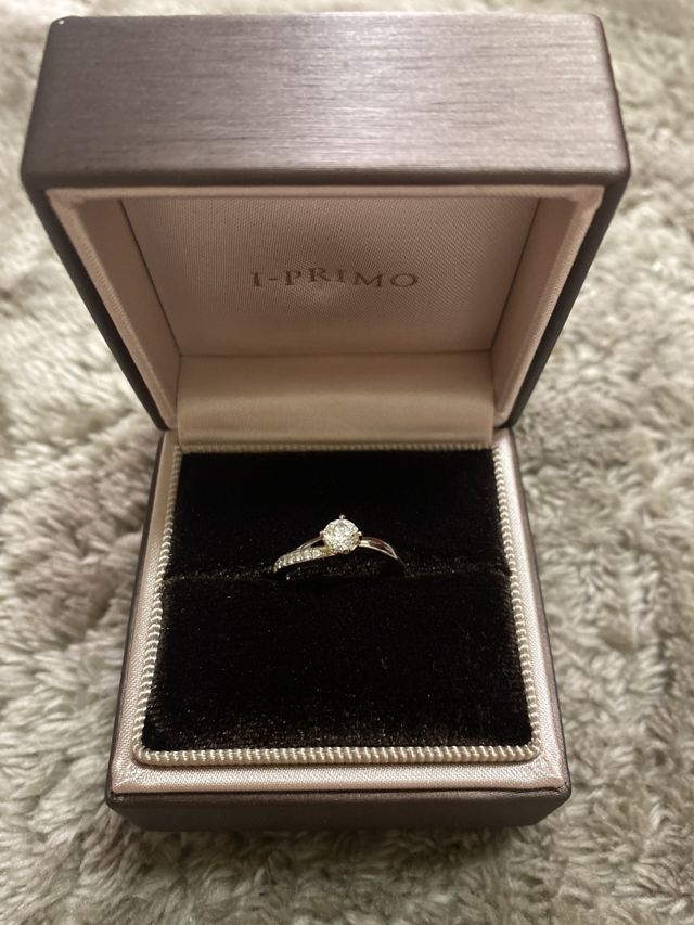 アシンメトリーなデザインが他にはなく、かわいいと思い購入。