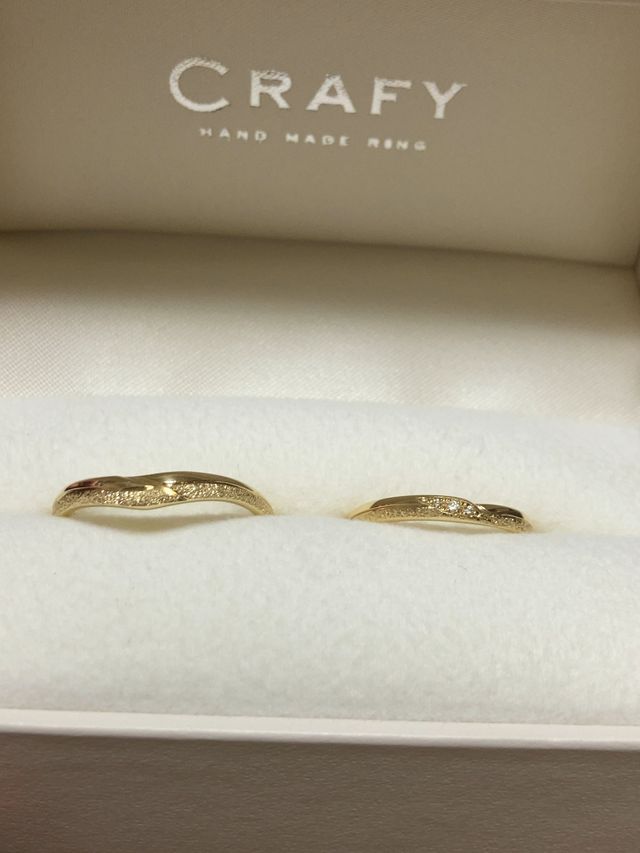 上下で加工を変更し、スタッフの方を交えてデザインを考えました