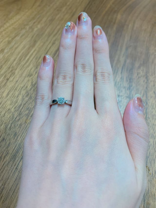 ダイヤが映える可愛らしいデザインです。