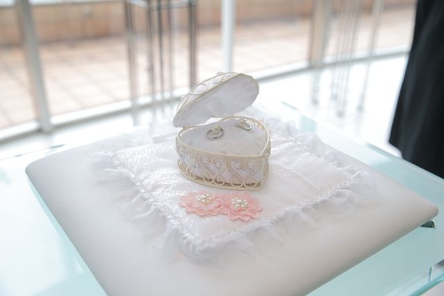 ティファニーブルーで購入した、３つダイヤの結婚指輪です。