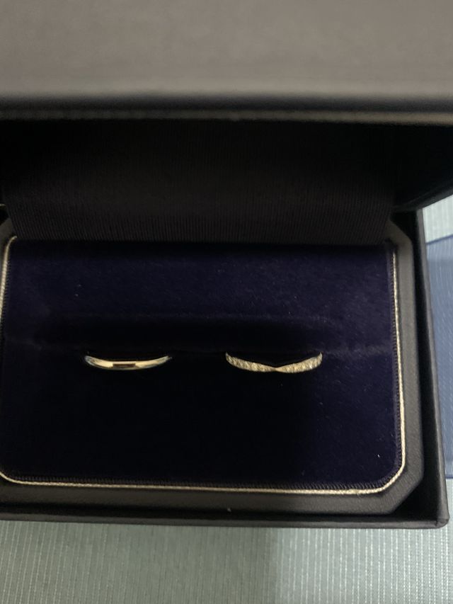 華奢な指の方はとても似合うデザインだと思います。