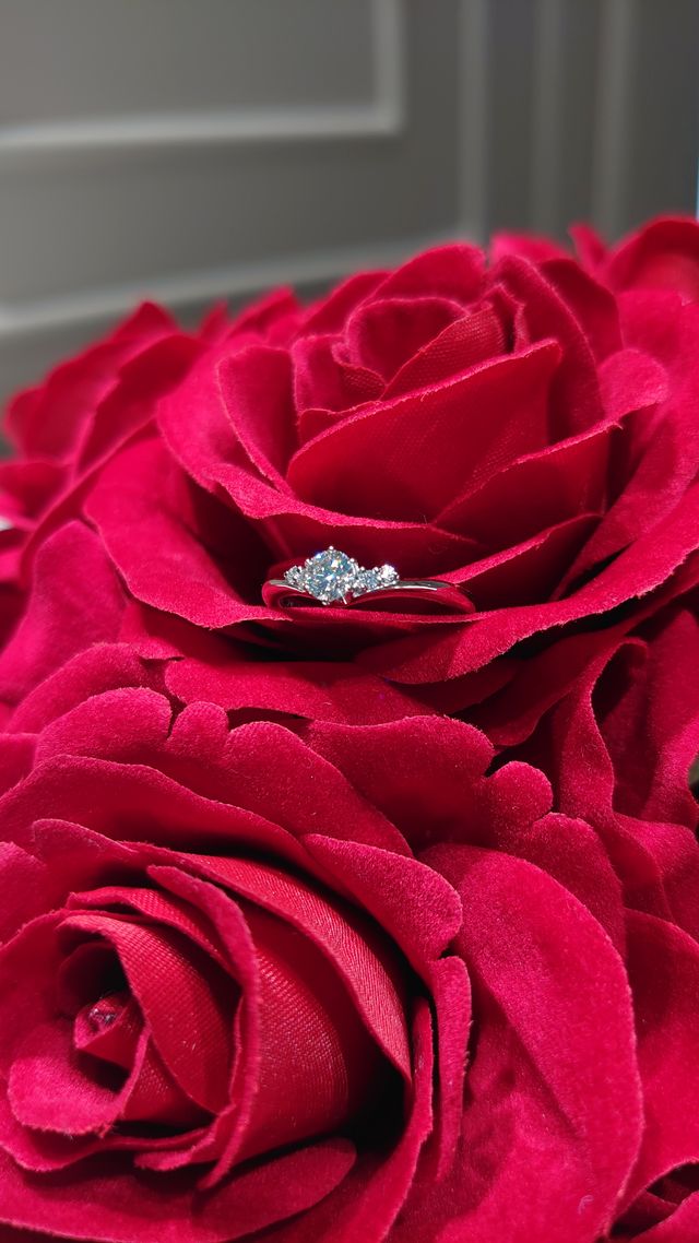 店頭の造花を使って写真撮影させてもらえました。