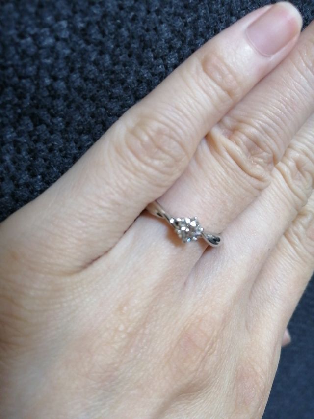 シンプルで着用しやすいです