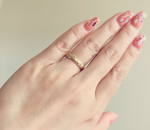 どんな服装にも合うデザイン