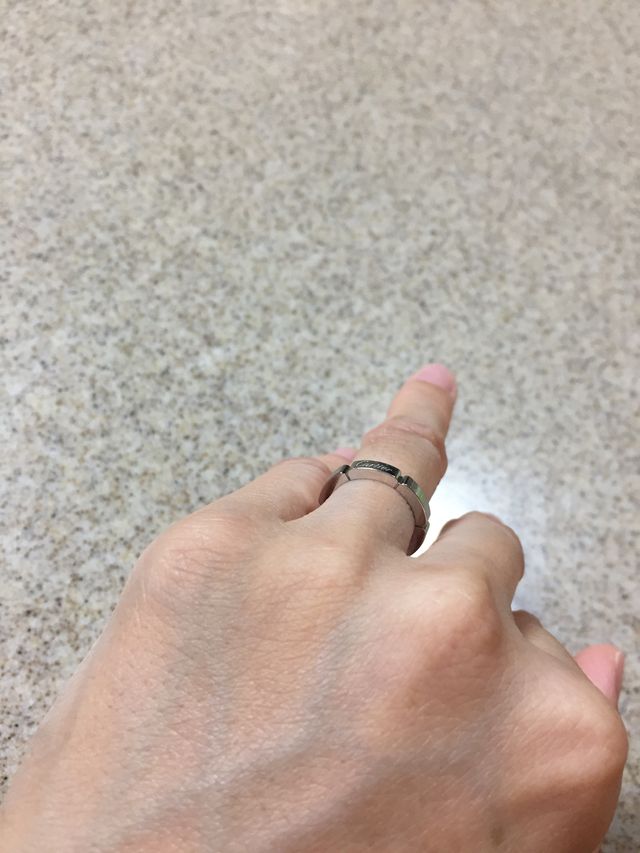 断面はこの様に角があり、分厚いです。