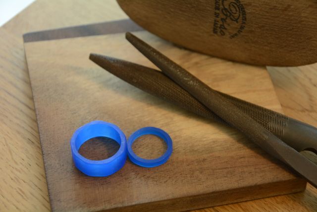 指輪が出来るまでの自分たちで好きな形や模様を入れたもの