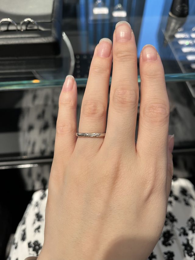 ダイヤモンドとミル打ちのデザイン