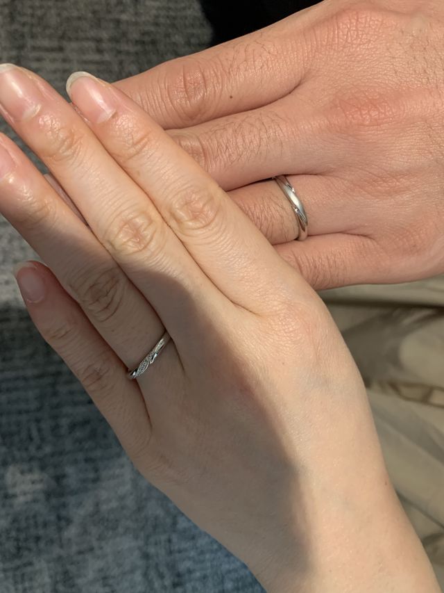 カーブタイプで指が綺麗に見える形の指輪
