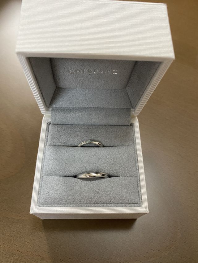 ブルーダイヤモンドに一目惚れしてこの指輪にしました。