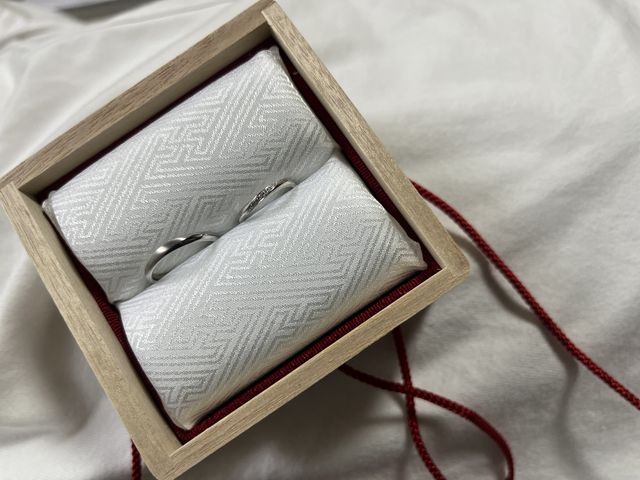 新郎用は少しつや消ししてあります。どちらもウェーブです。