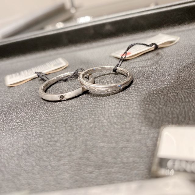 花嫁のベールとタキシードのイメージの指輪らしいです！