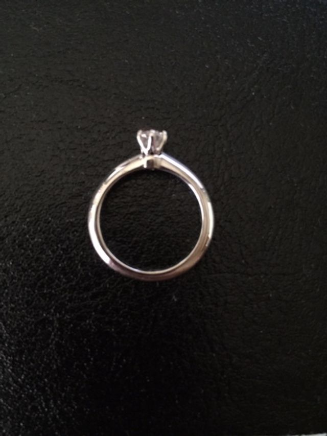 シンプルで普段使いもしやすい指輪です。