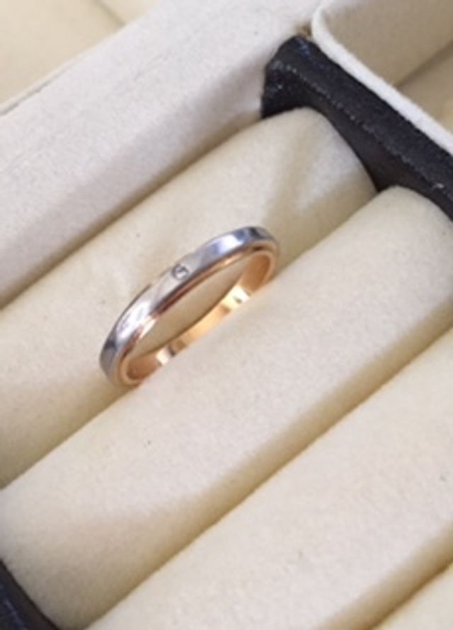 ピンクゴールドとシルバーの組み合わせが、相性抜群です。