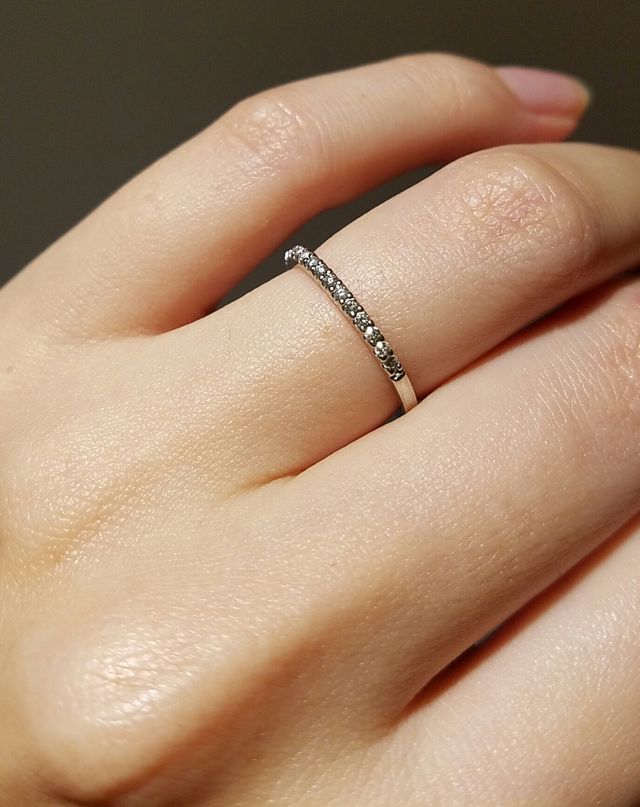 ハーフエタニティなので、内側を気にせず着用できます。