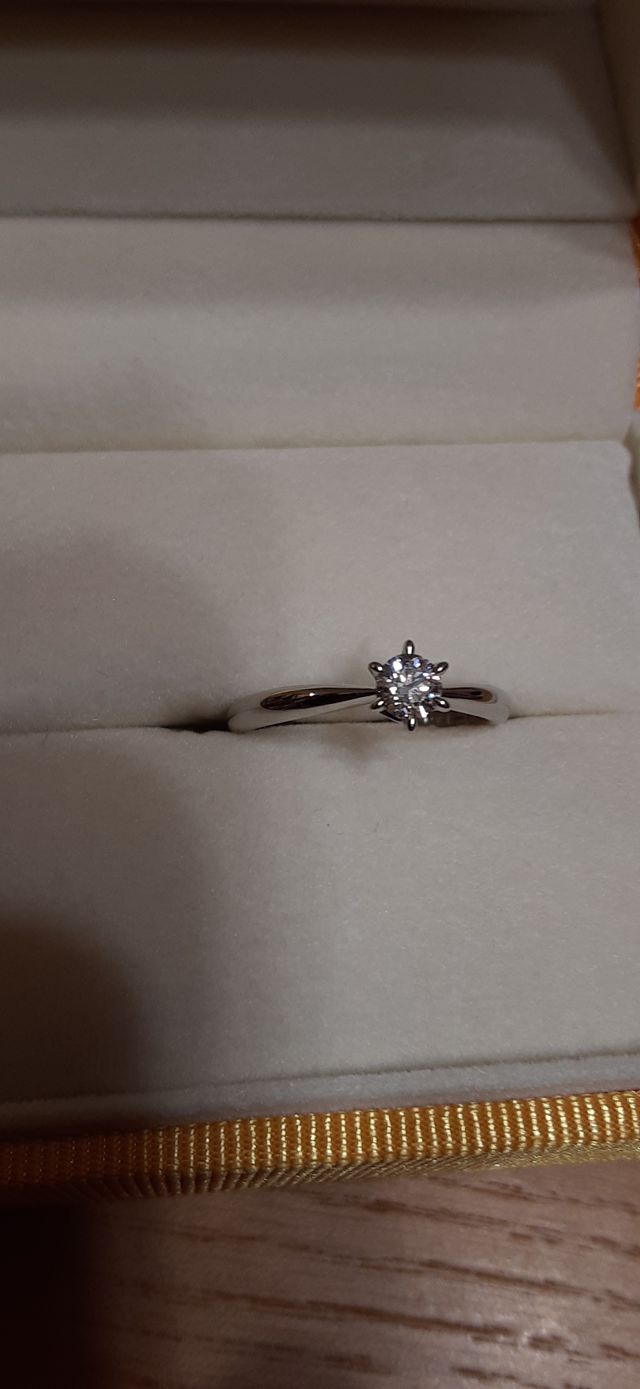 婚約指輪の写真です
