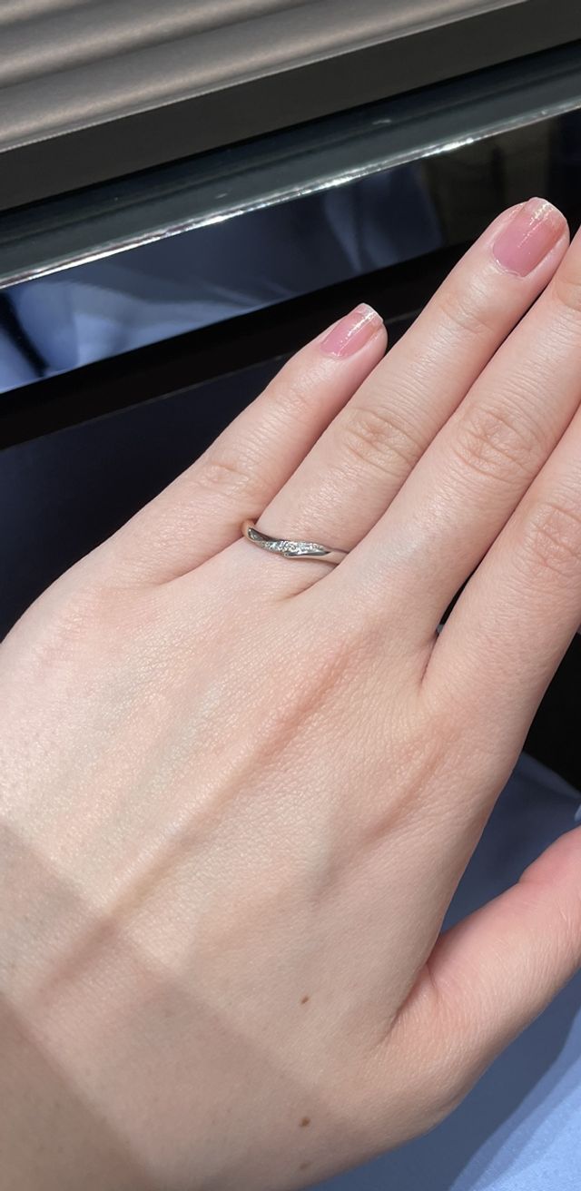 シルバーとブラウンゴールドのコンビで、とても素敵♡