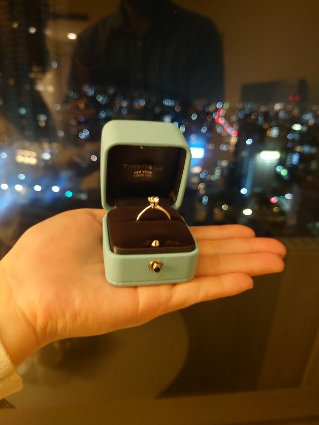プロポーズされた時の素敵な箱に入った指輪です