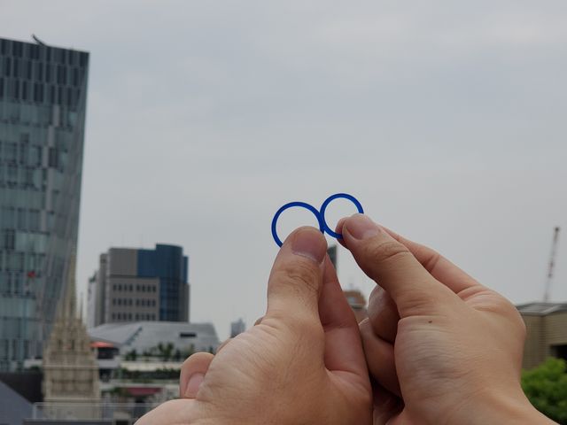 作成の日の写真です。ワックスを削って型を手作りしました。