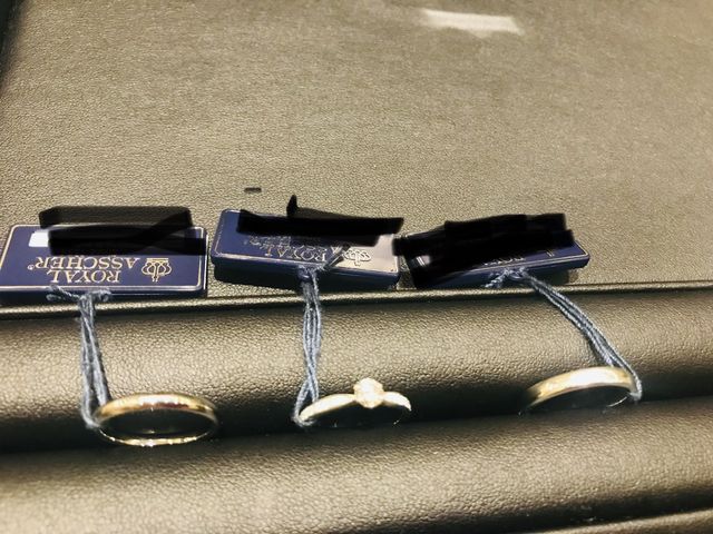 価格が映っていると×とのことで消しています