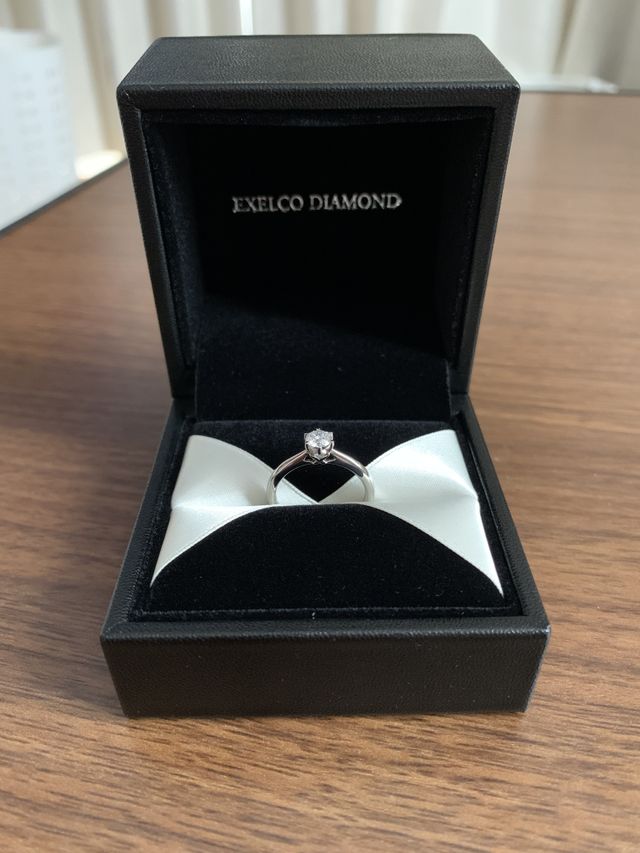 婚約指輪です。