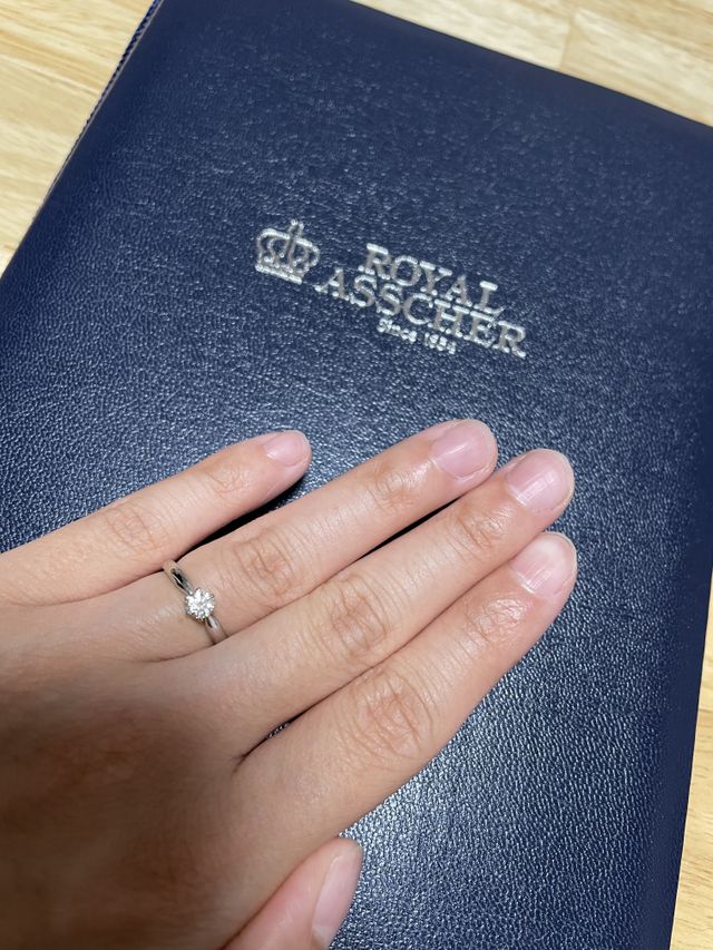 鑑定書つきです。
キラキラしていています。