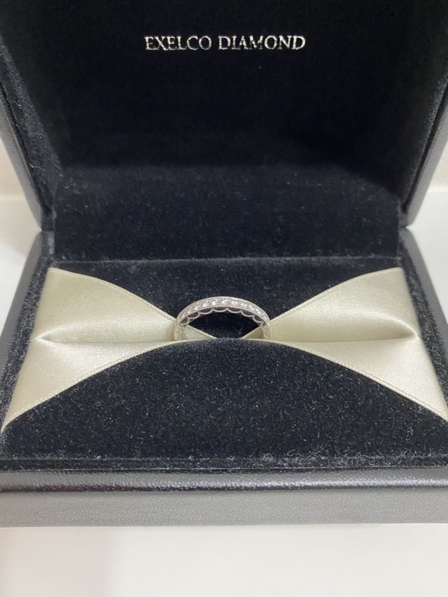 側面のレースの様なミル打ちに一目惚れしました。