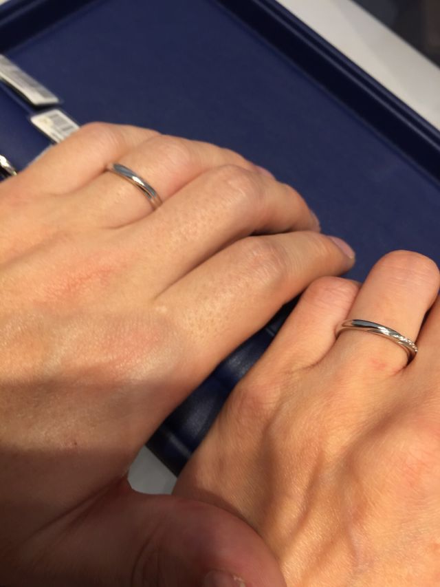 店舗で購入前の最終試着で撮った写真です