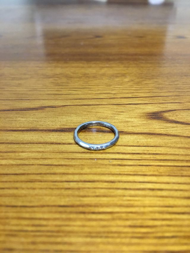さり気ないダイヤが可愛い